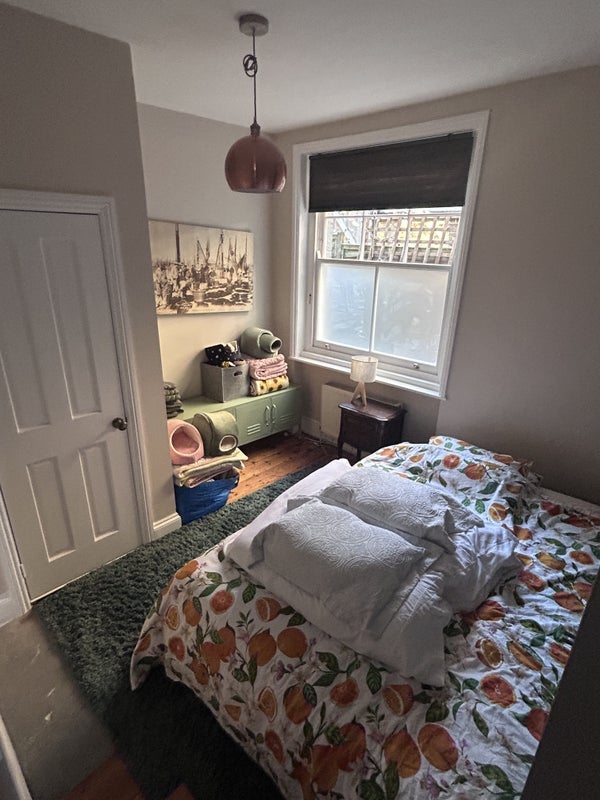 Room Gleneagle Road in Greater London