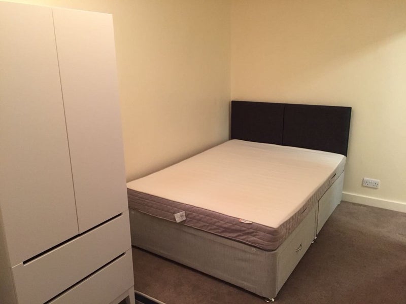 Room Princes Road in Greater London