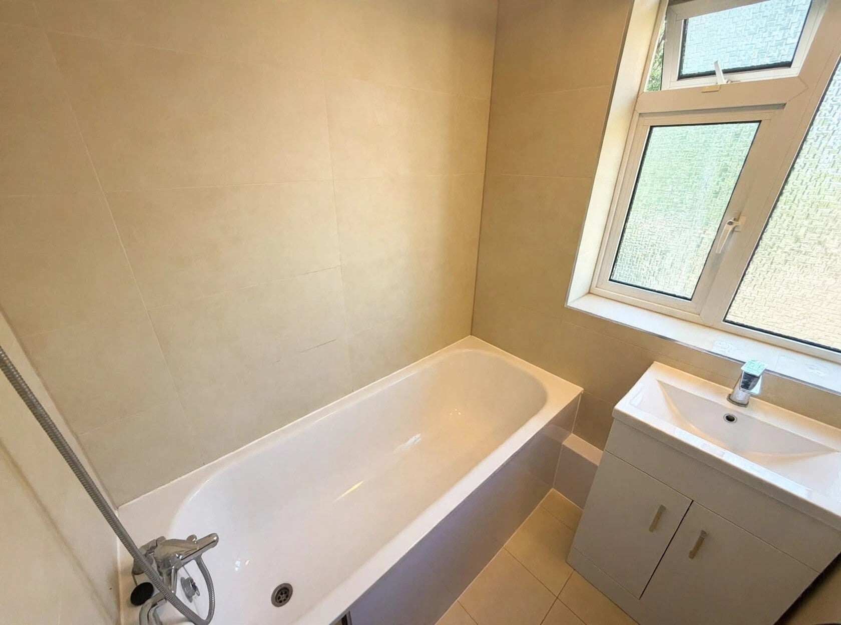 Flat Little Gearies in Greater London