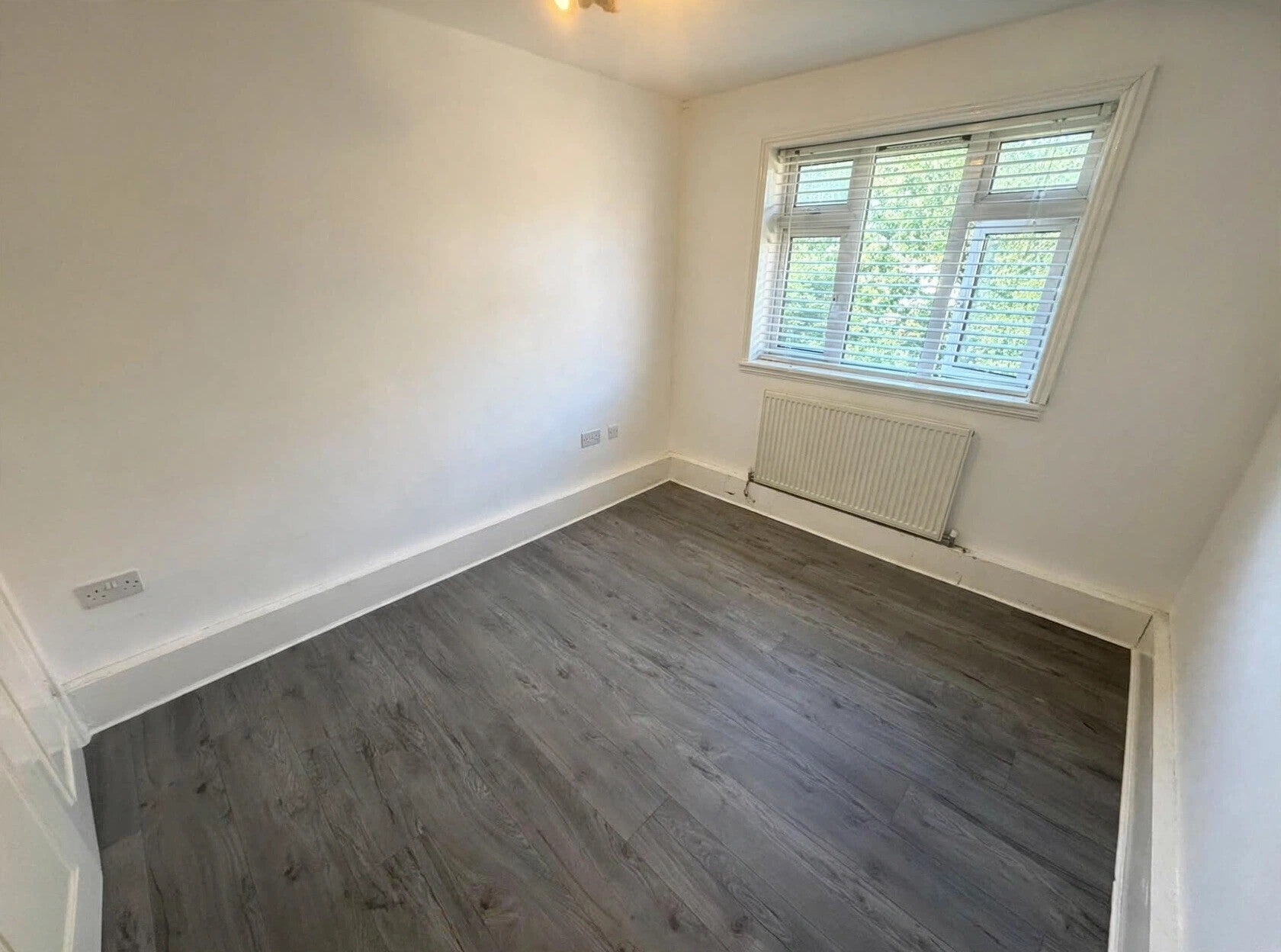 Flat Little Gearies in Greater London