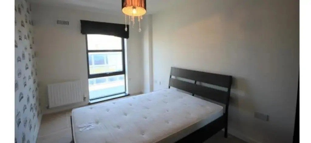Room Gray's Road in Slough