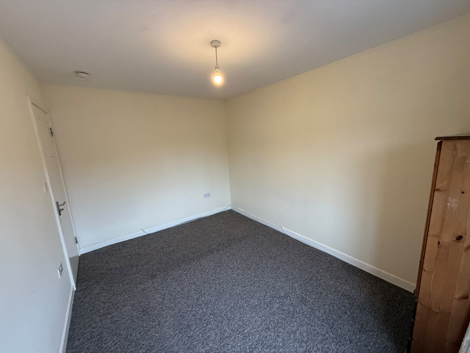 Flat Green Lane in Greater London