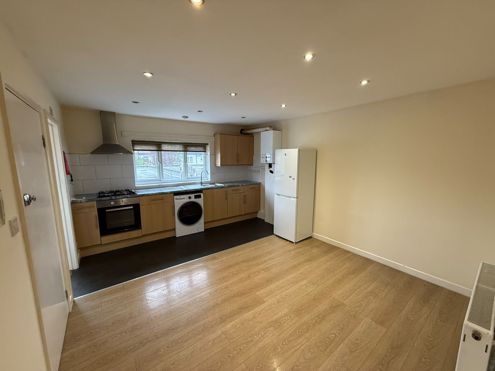 Flat Green Lane in Greater London