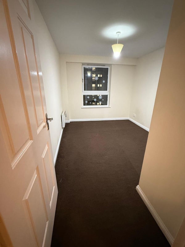Room Wallace Street in Glasgow