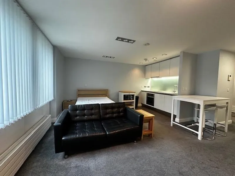 Flat Canning Place in Liverpool