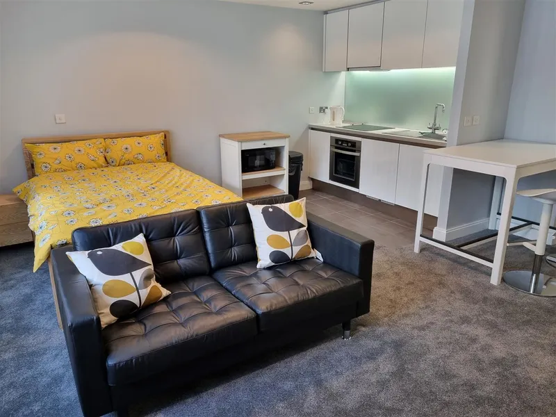 Flat Canning Place in Liverpool