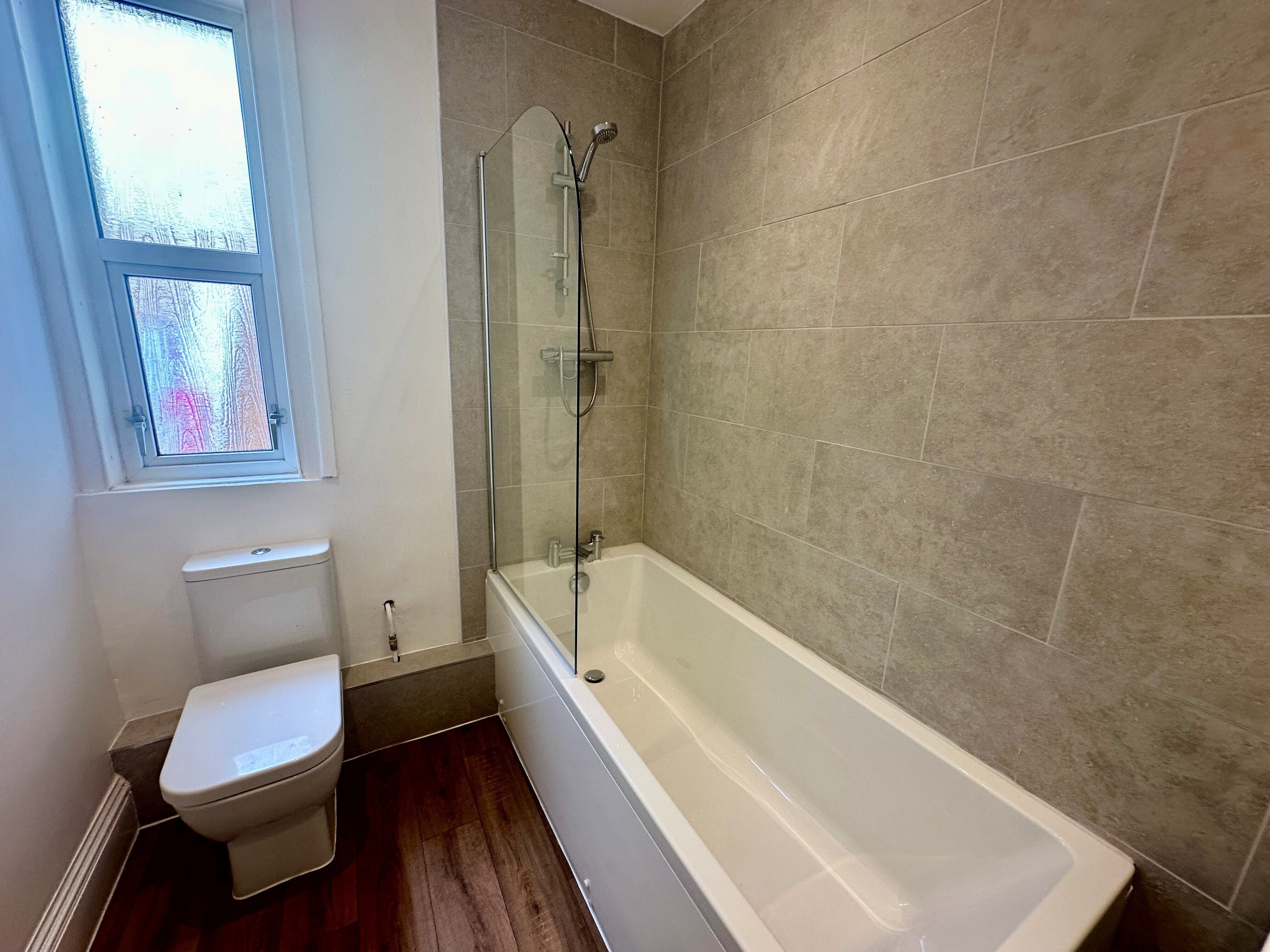Flat Parkstone Road in Poole