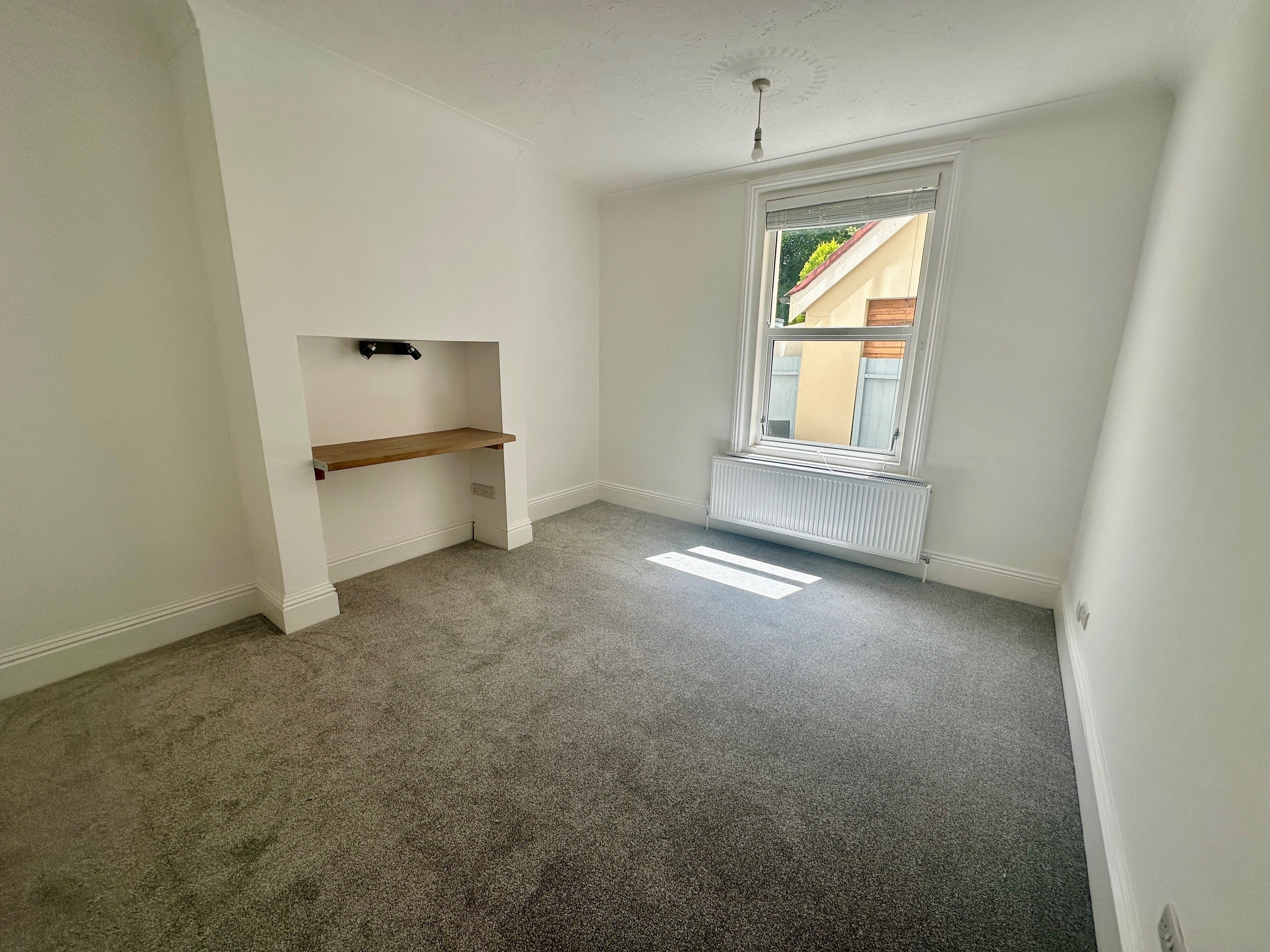 Flat Parkstone Road in Poole