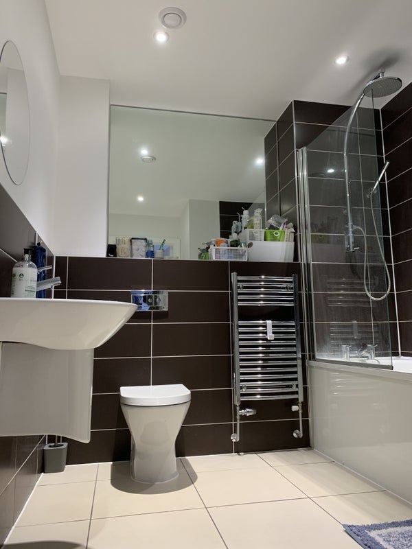 Flat Jonzen Walk in Greater London