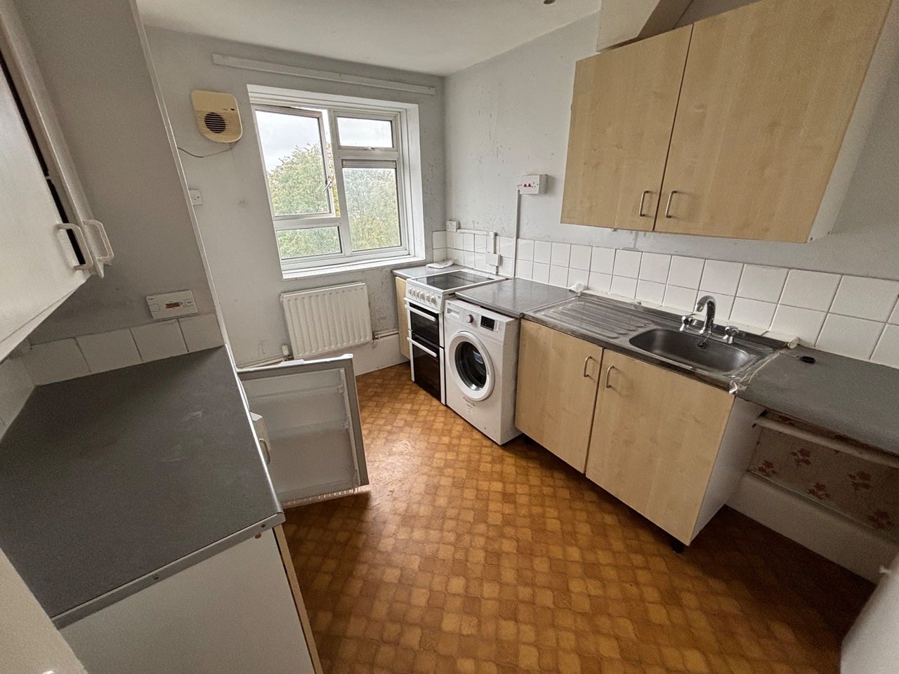 Flat Addison Way in Greater London