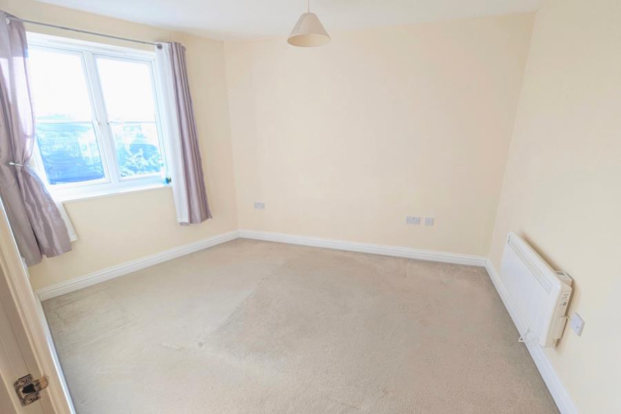 Flat Tudor Way in Woking