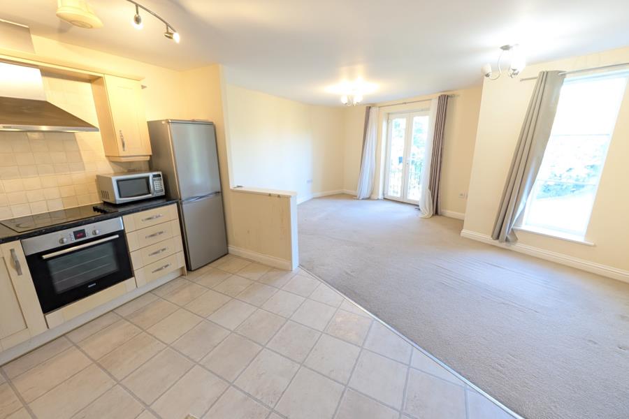 Flat Tudor Way in Woking
