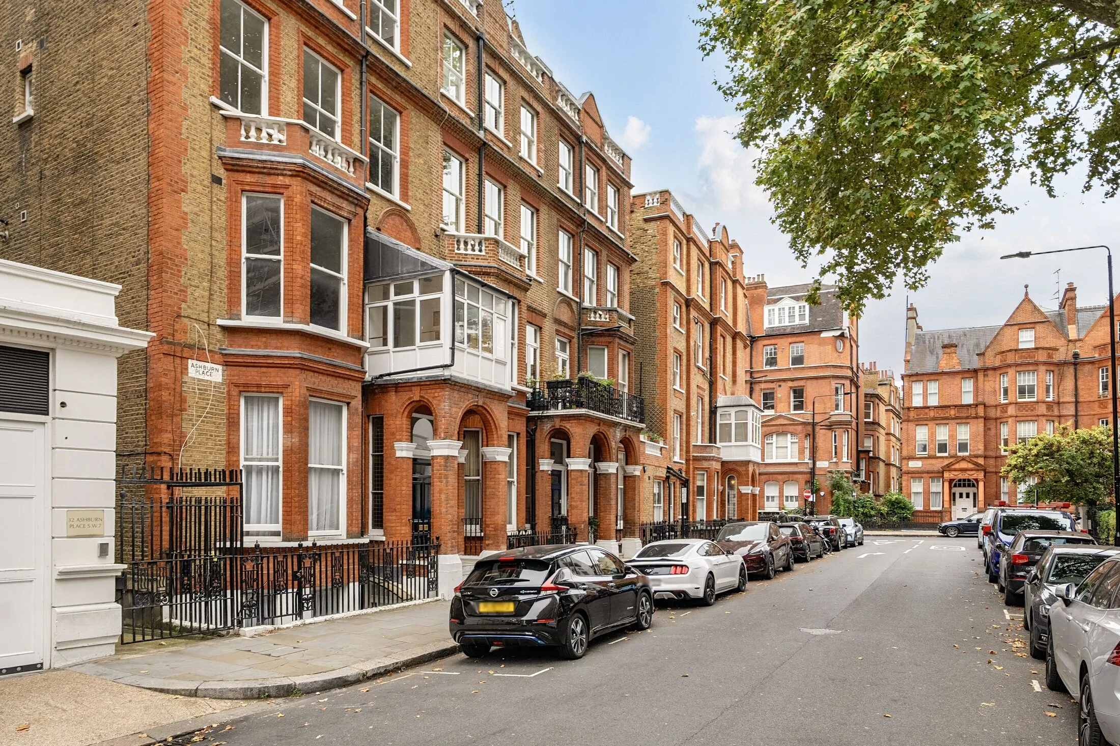 Flat Ashburn Place in Greater London