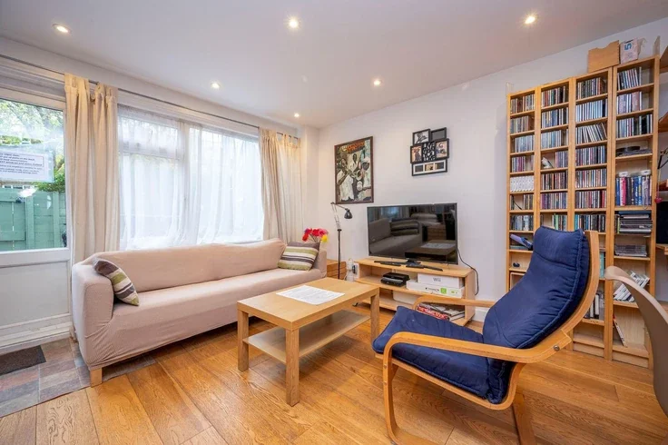 House Brecknock Road in Greater London