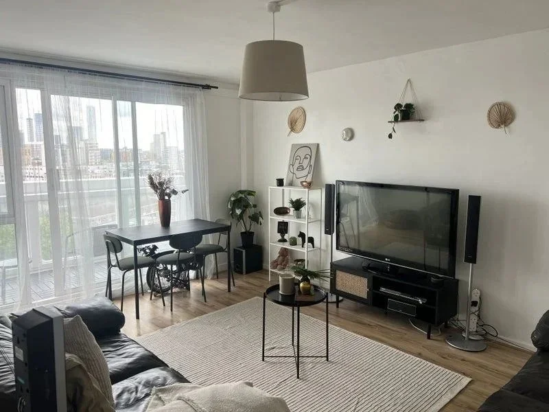 Flat Blackthorn Street in Greater London