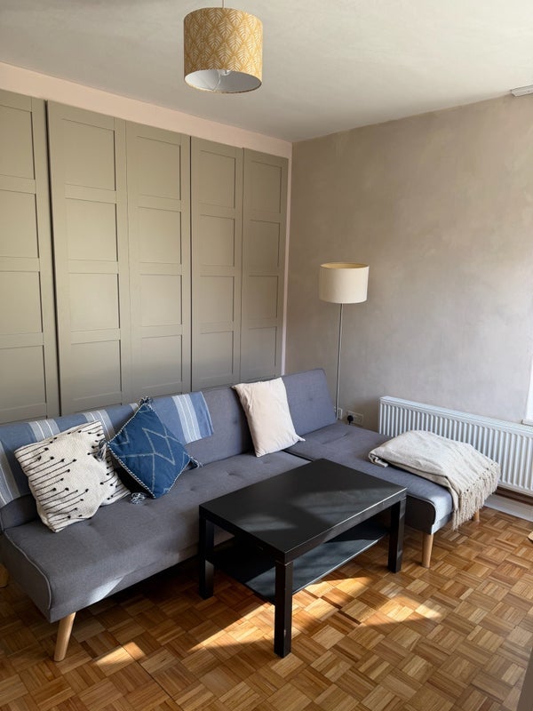 Room Rockingham Street in Greater London