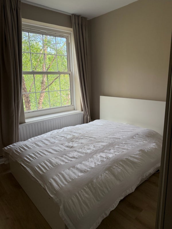 Room Rockingham Street in Greater London