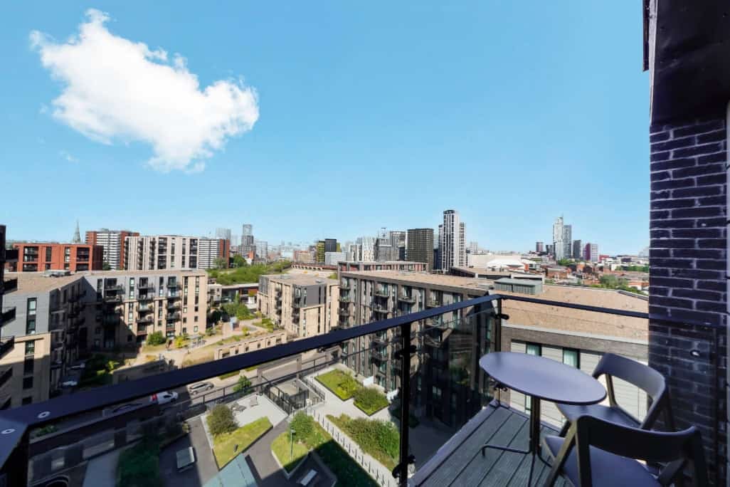 Flat Lockside Lane in Salford