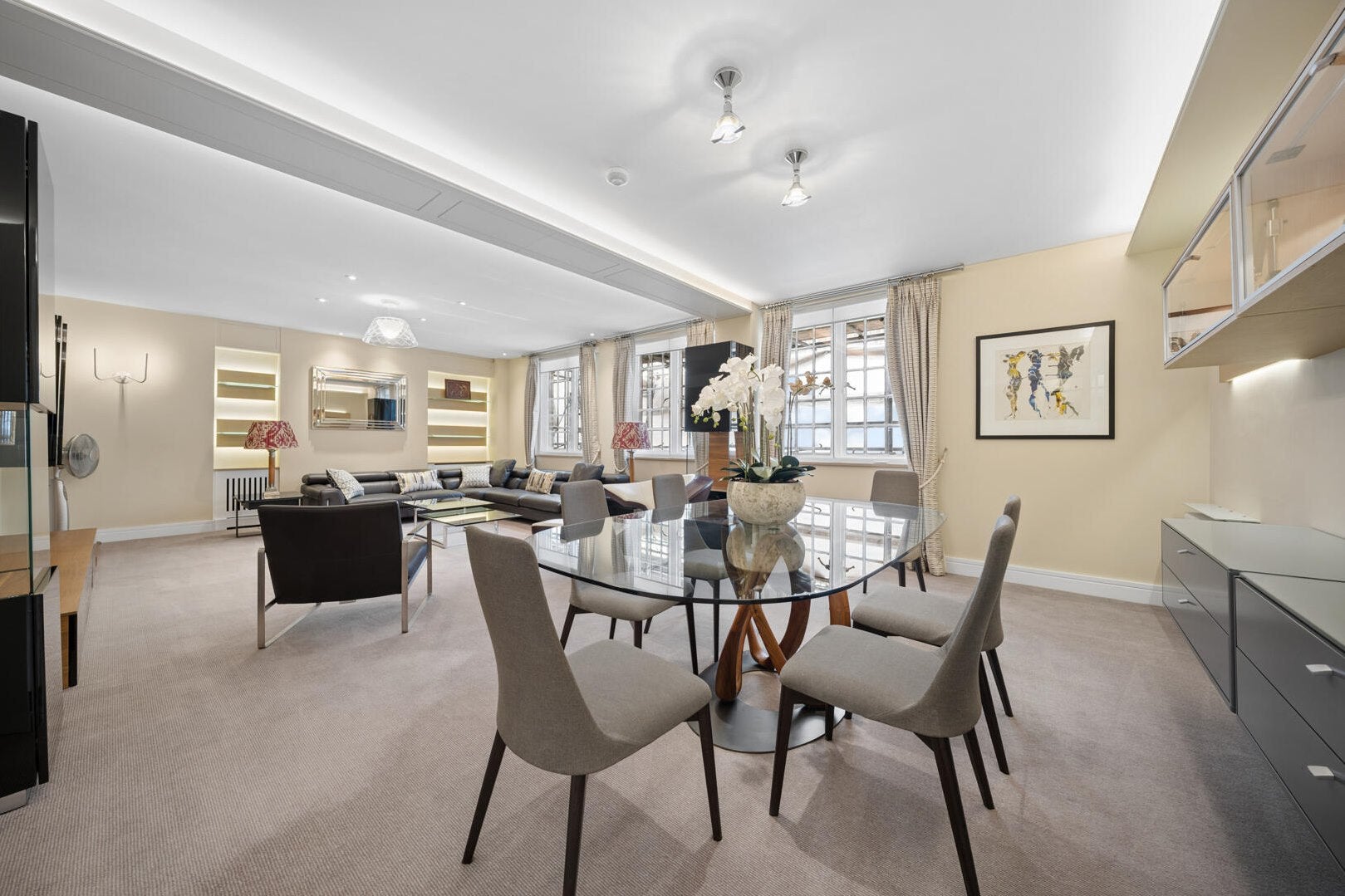 Flat Sloane Street in Greater London