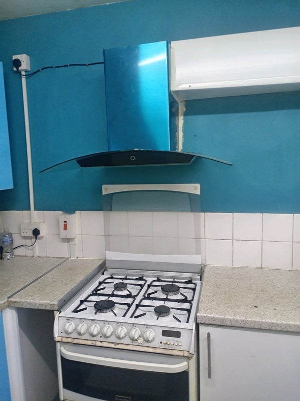 Room Comyns Close in Greater London