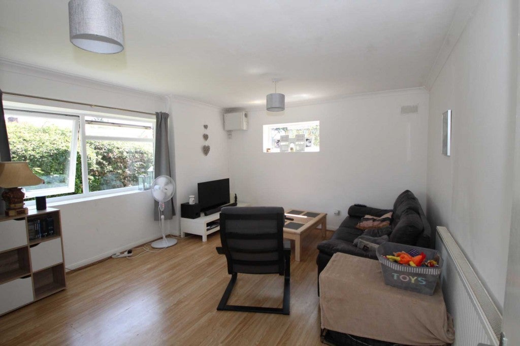 Flat Eastwood Court in Dacorum