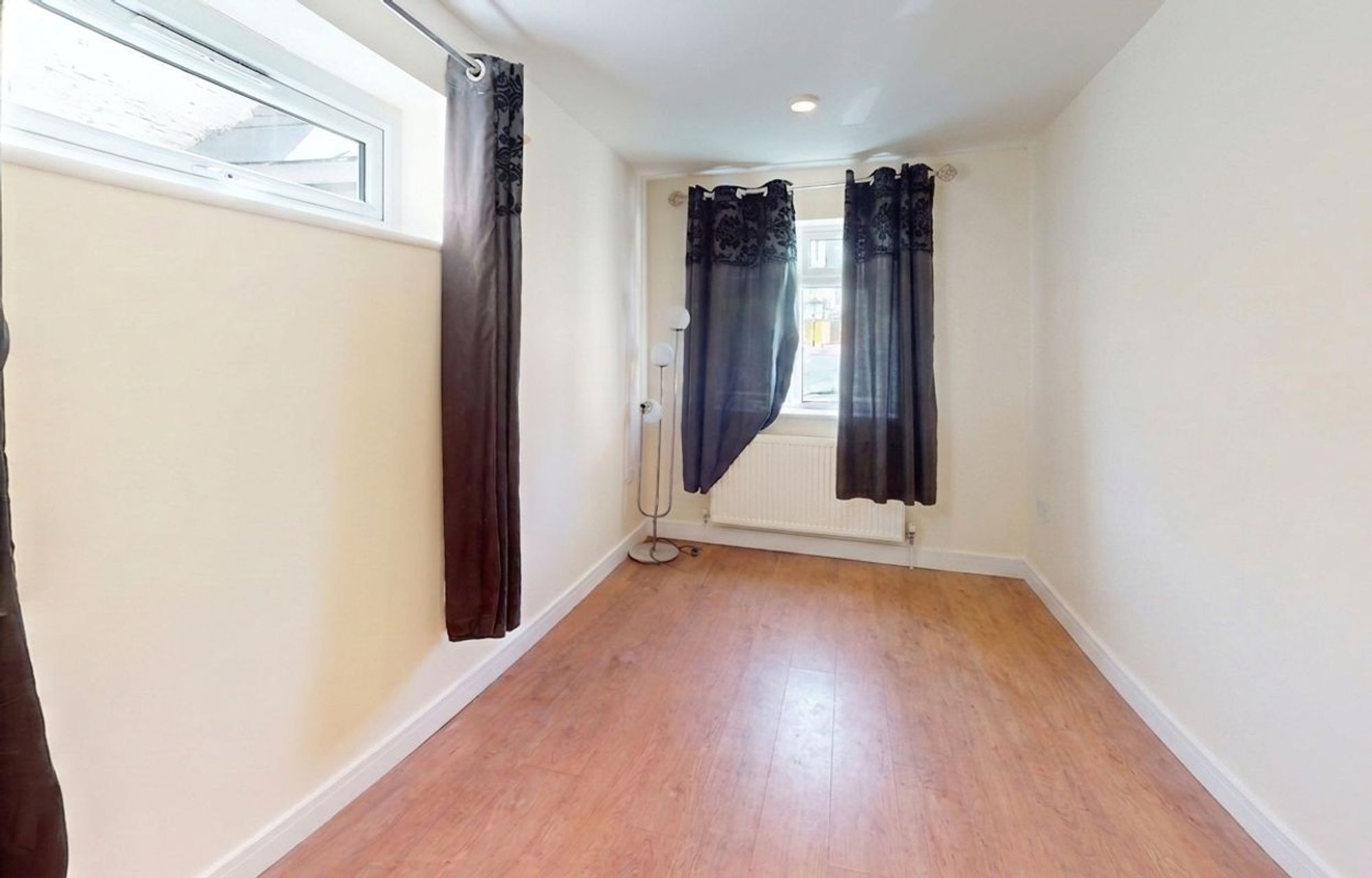 Flat Selhurst Road in Greater London