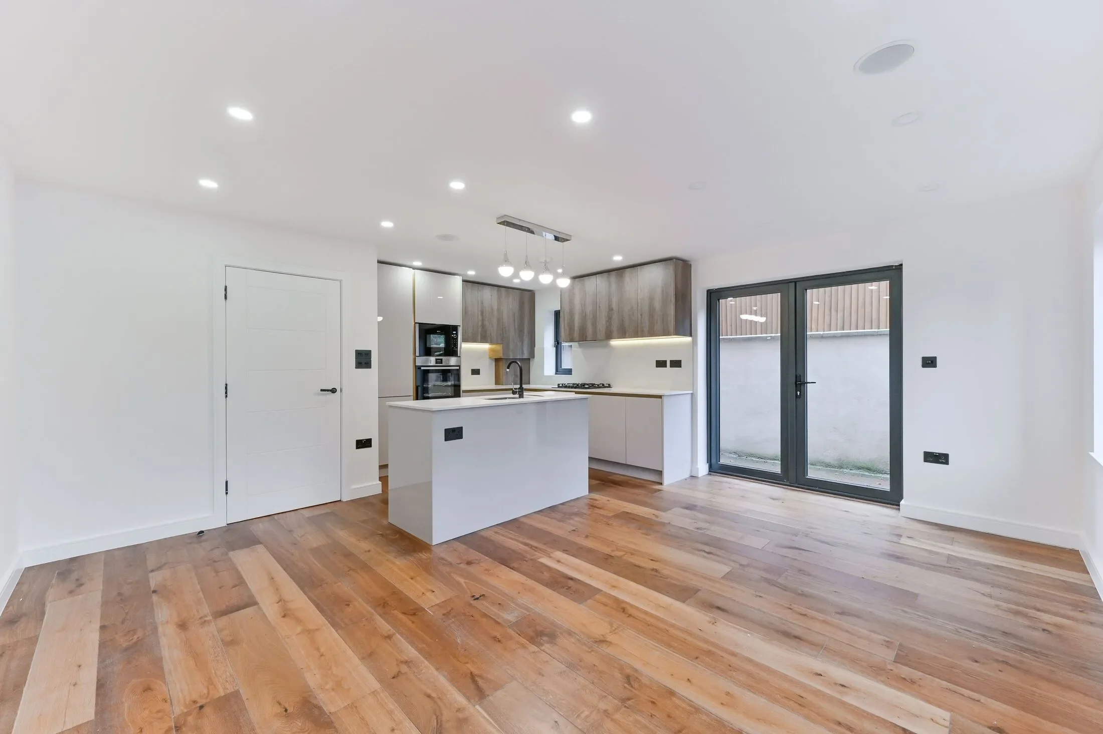 Flat Riddlesdown Road in Greater London