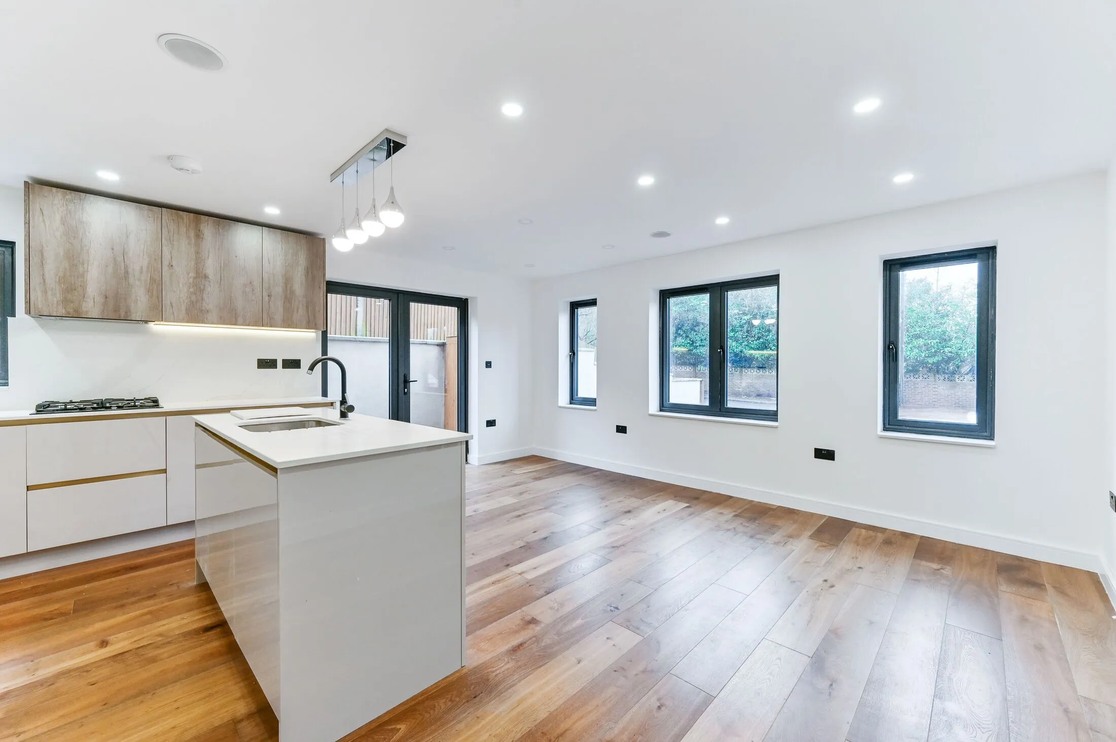 Flat Riddlesdown Road in Greater London