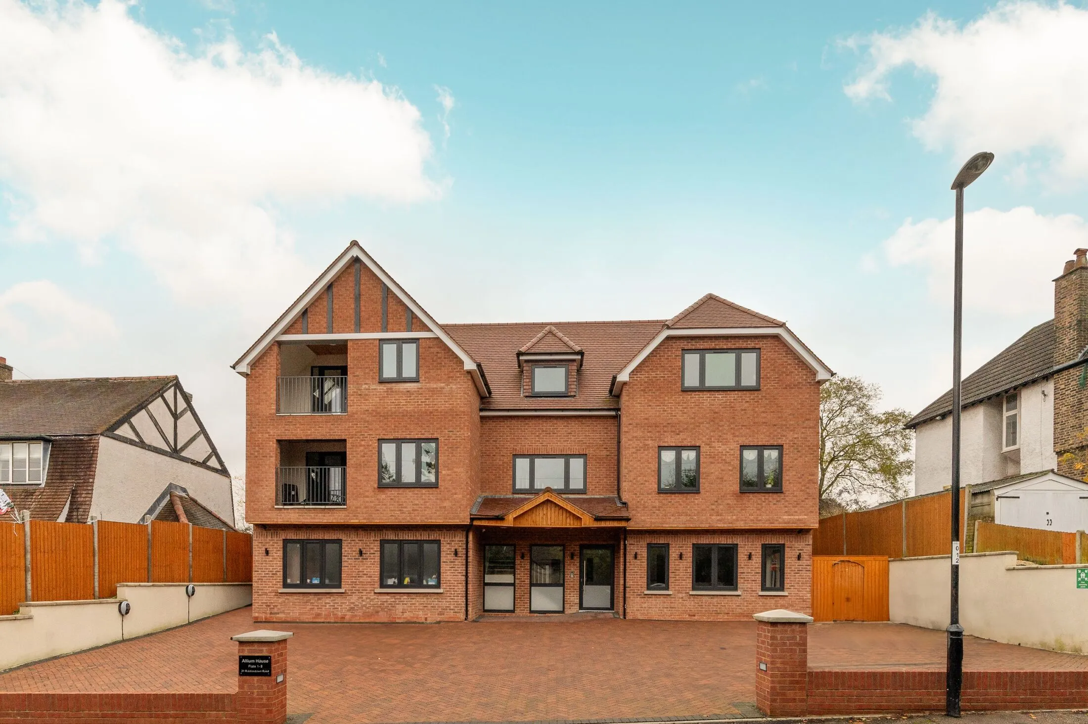 Flat Riddlesdown Road in Greater London