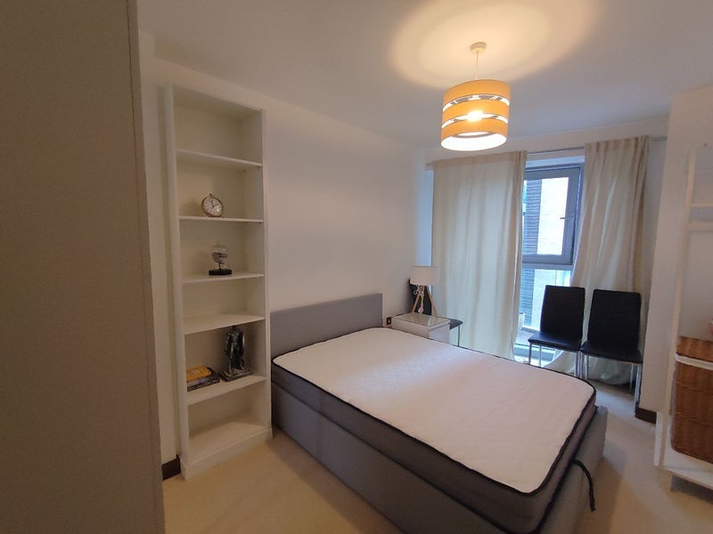Room Bridges Court in Greater London