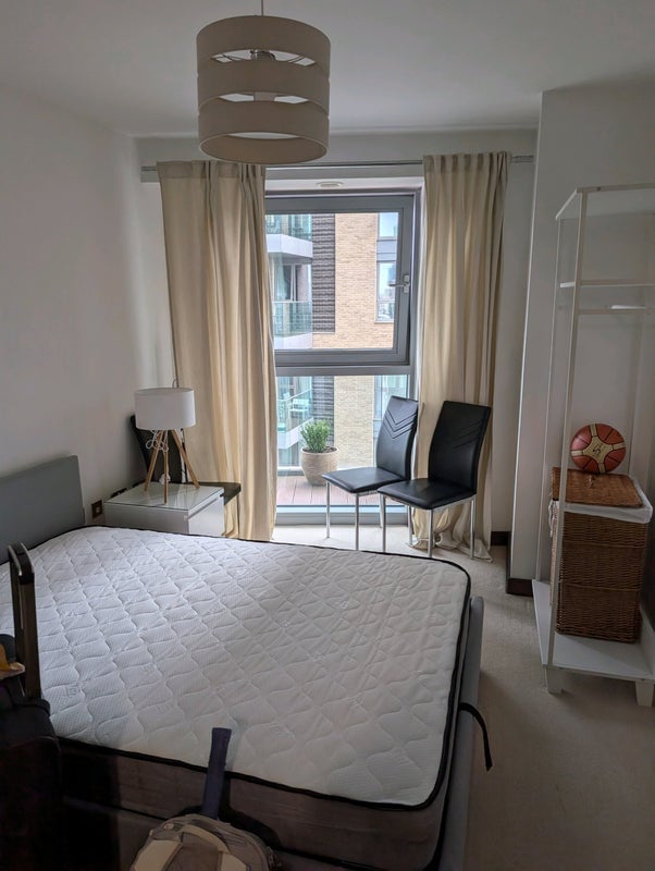 Room Bridges Court in Greater London