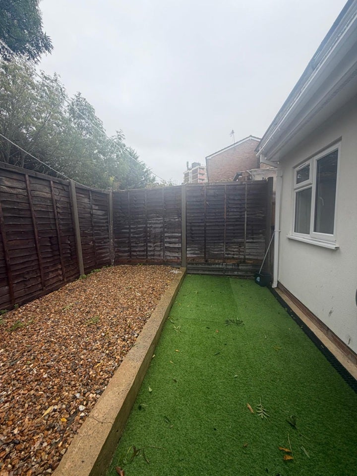 Flat Merlin Close in Greater London