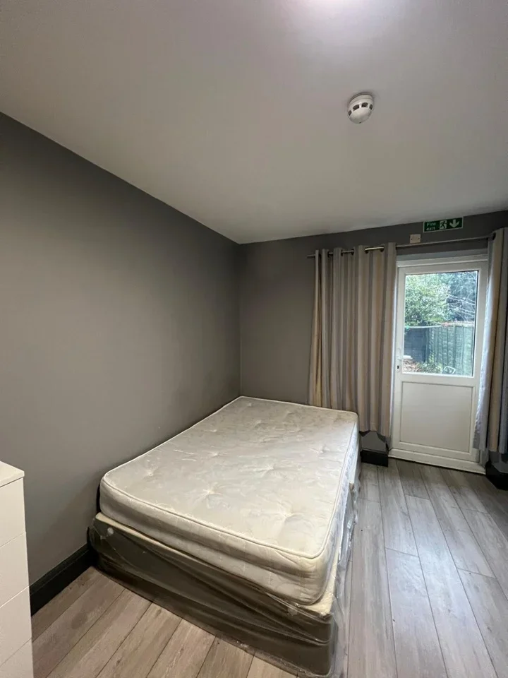 Flat Merlin Close in Greater London