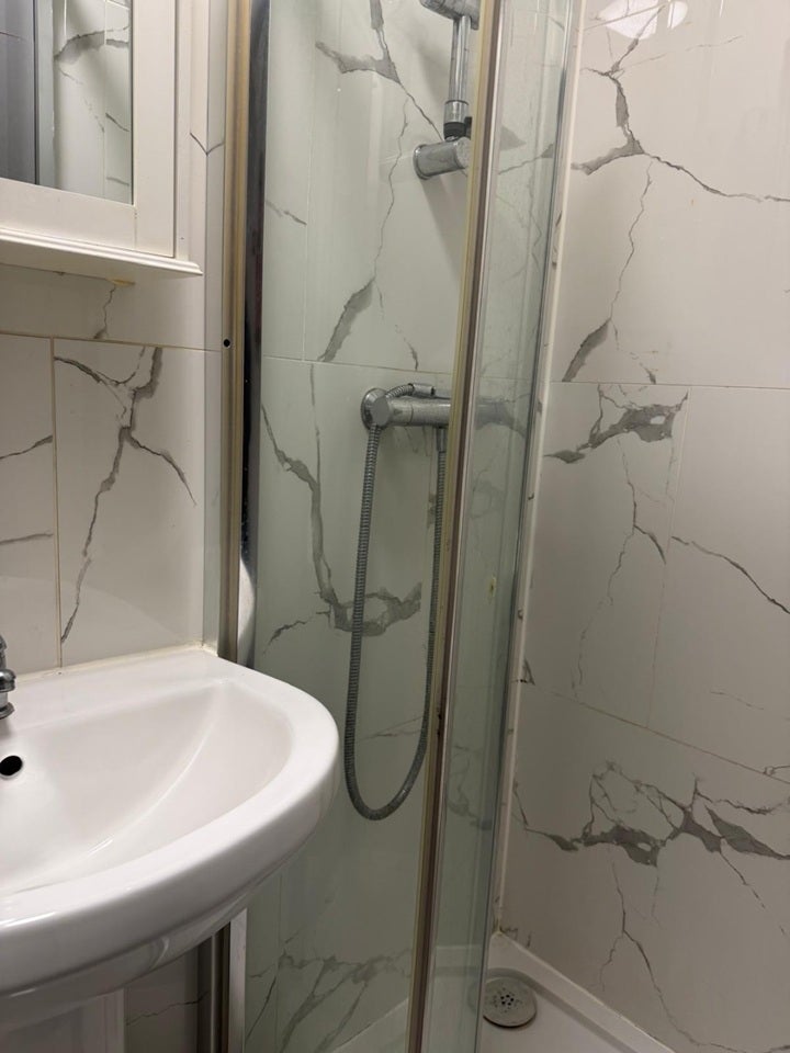 Flat Merlin Close in Greater London