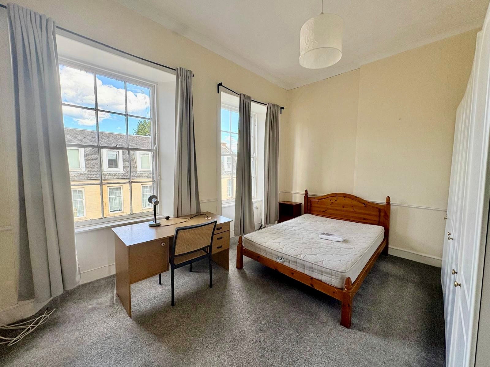 Room Grove Street in City of Edinburgh