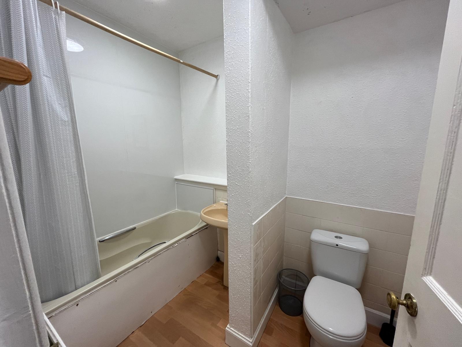 Room Grove Street in City of Edinburgh
