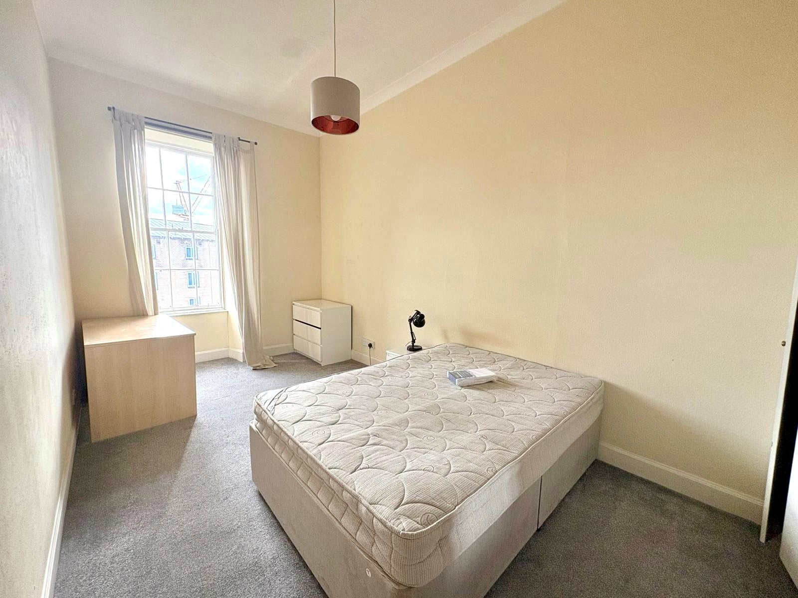 Room Grove Street in City of Edinburgh