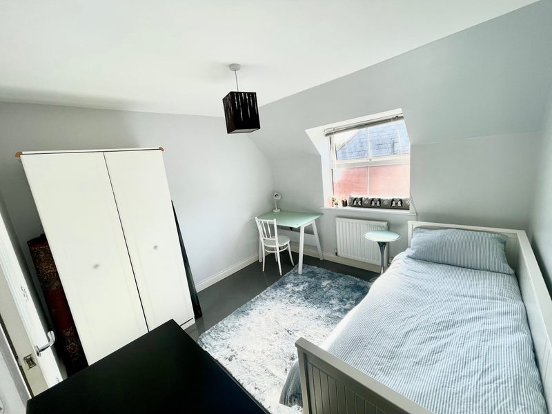 Room Richmond Park Road in Bournemouth