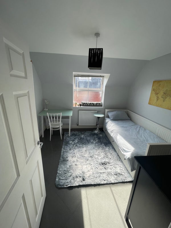 Room Richmond Park Road in Bournemouth