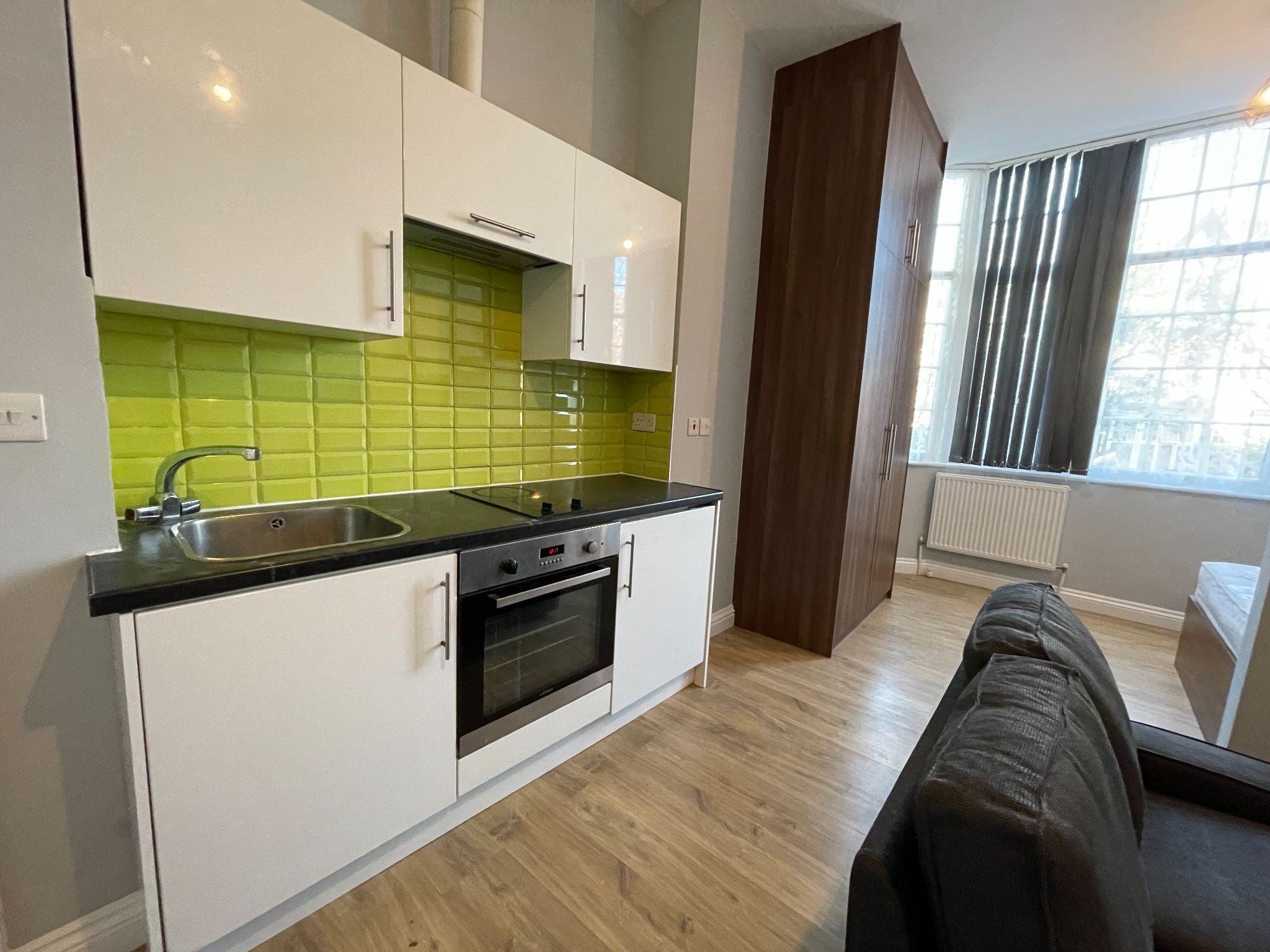 Flat Heathfield Park in Greater London