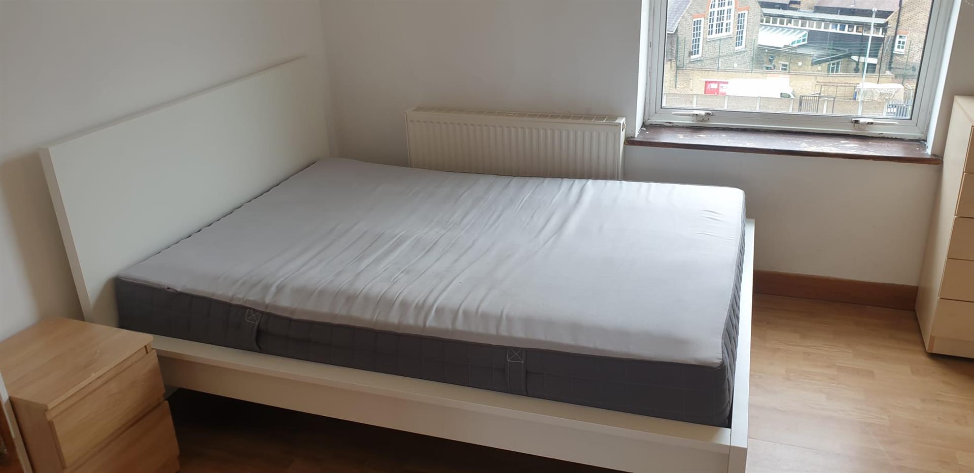 Flat Kingsland High Street in Greater London