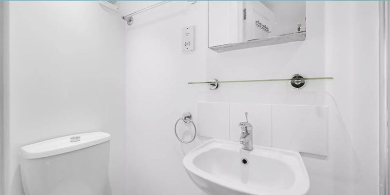 Flat Courtfield Gardens in Greater London