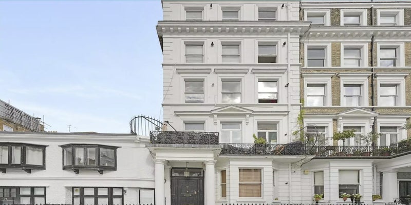 Flat Courtfield Gardens in Greater London