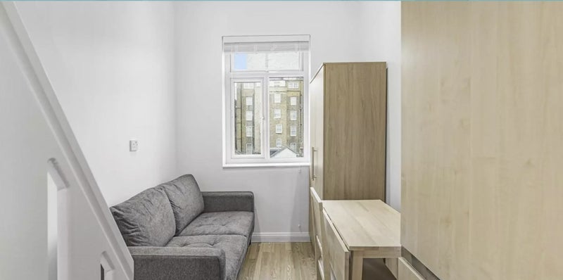 Flat Courtfield Gardens in Greater London