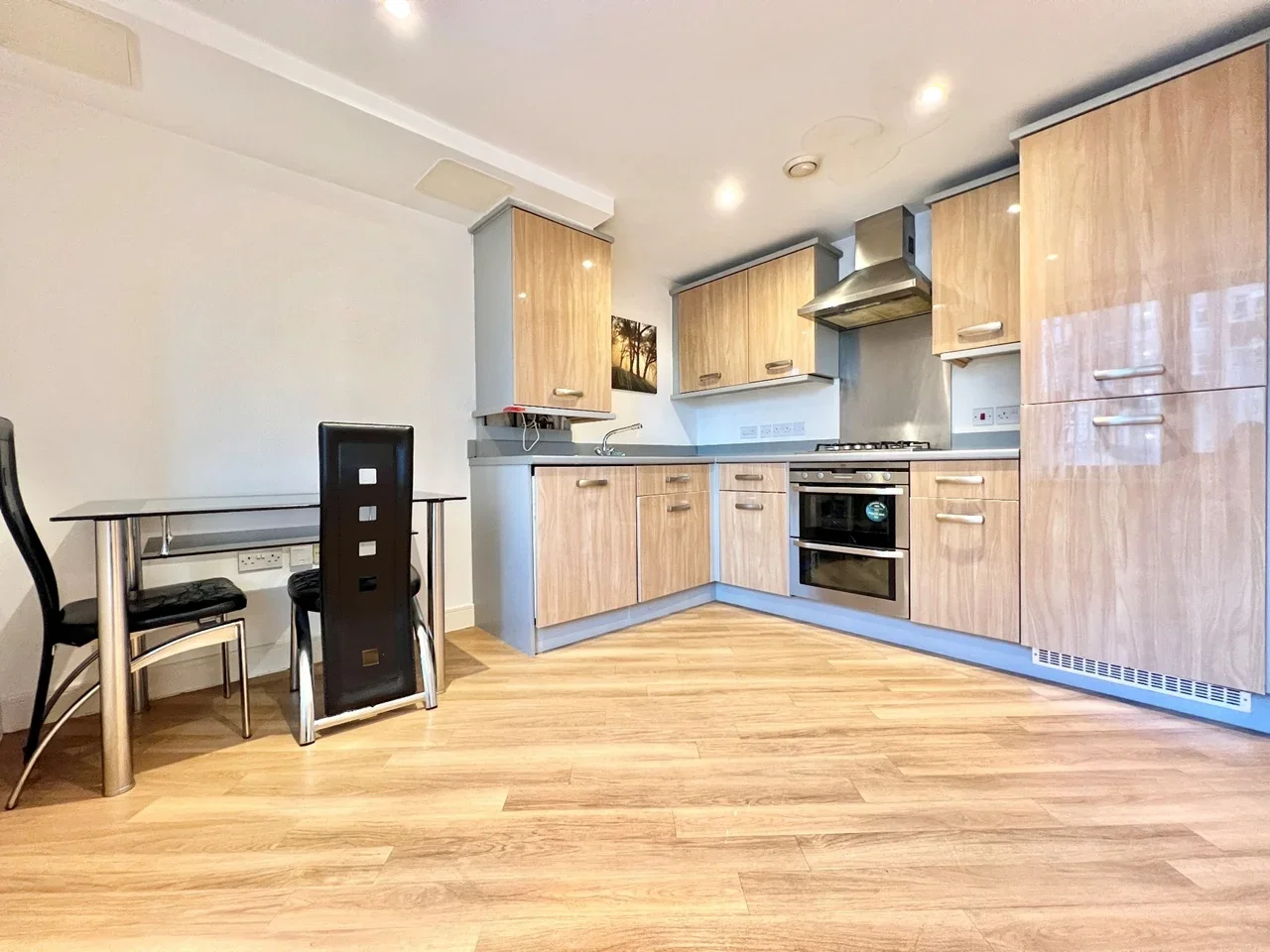 Flat Bramley Crescent in Greater London