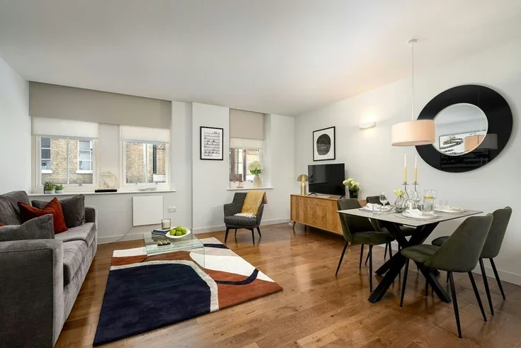 Flat Steward Street in Greater London