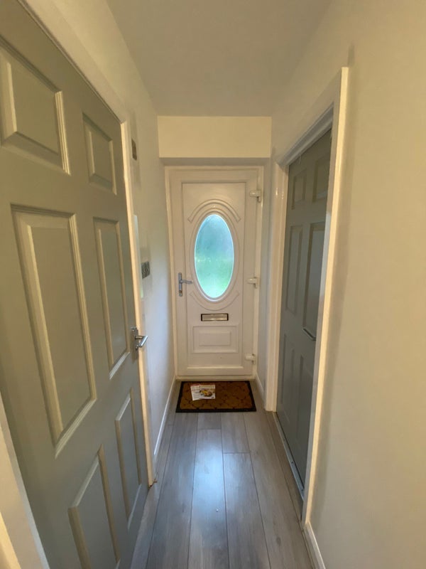Room Seaford Road in Crawley