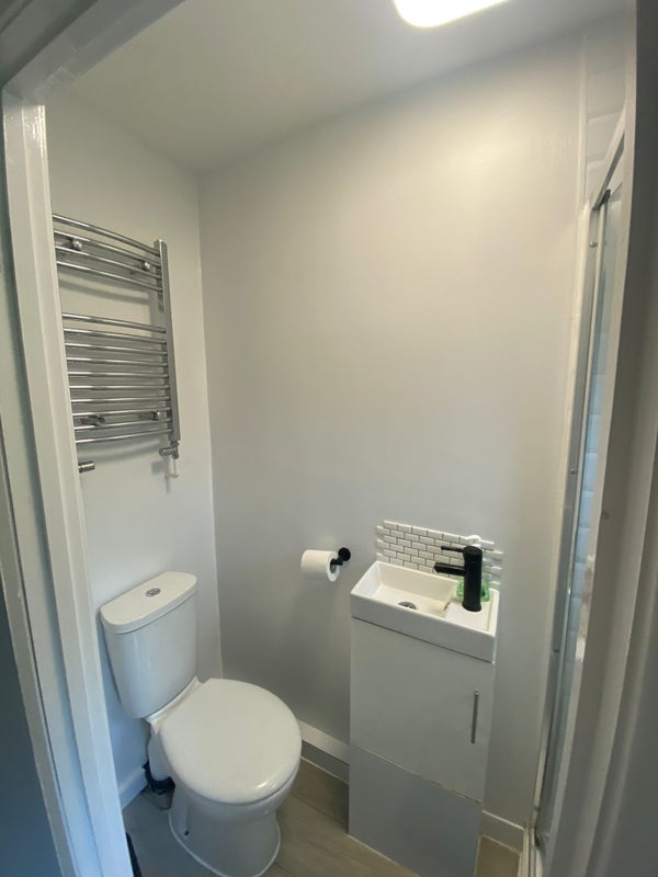 Room Seaford Road in Crawley