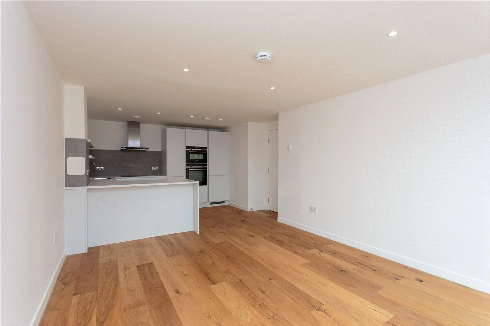 Flat Hughes Close in City of Edinburgh