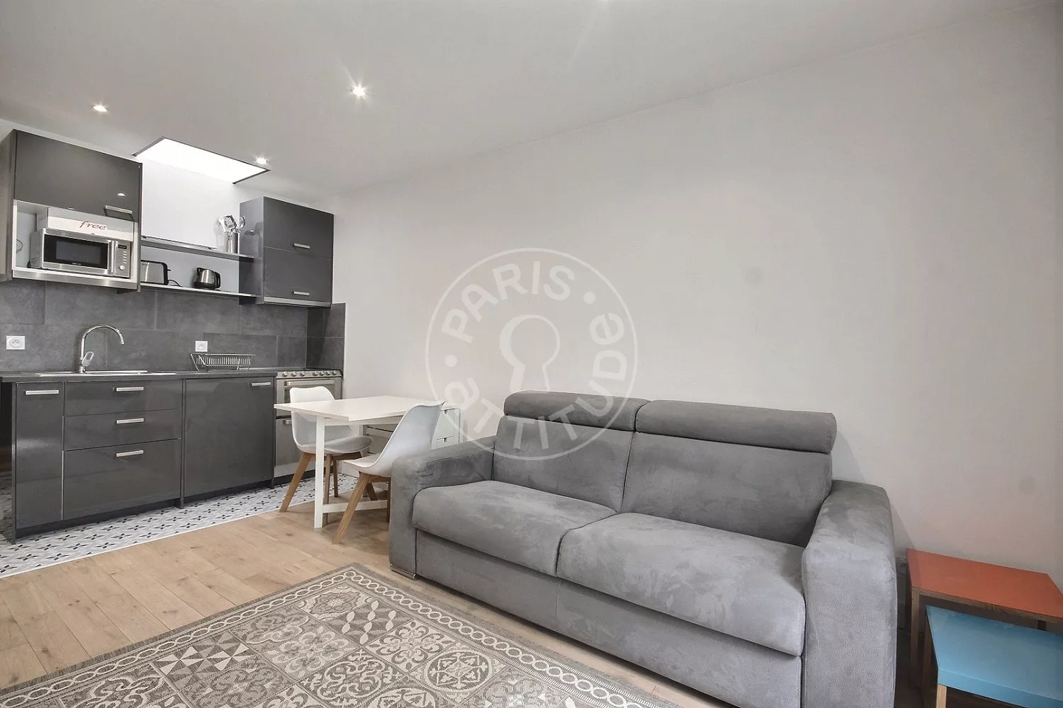 Appartement Rue de Ponthieu à Paris